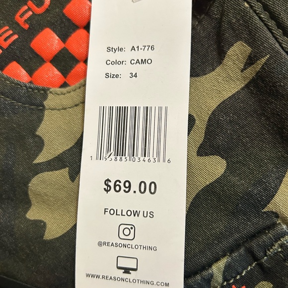 NWT Mens camo cargo shorts. 1 size 32 and 1 size 34 - Picture 3 of 3